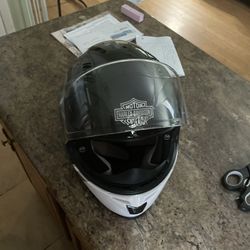 Almost Brand New Harley Davidson Motorcycle Helmet Size Large