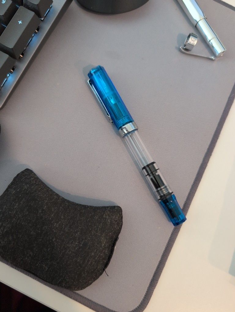Twisbi Eco Fountain Pen, Broad nib Transparent Blue