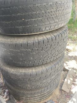 Tires 275  70. 17