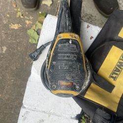 DEWALT 20V MAX XR Cordless Brushless 5 in. Random Orbital Sander and 5 in....