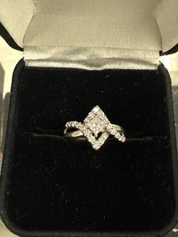 14kt White Gold Natural Princess Cut Diamond Double Halo / Swirl Ring Size 5 