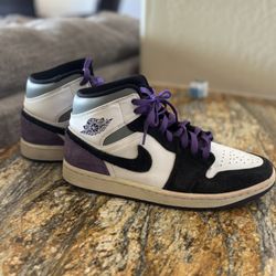 Jordan 1 Mids size 8