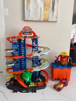 Hotels Ultimate Garage + road + car and fire station