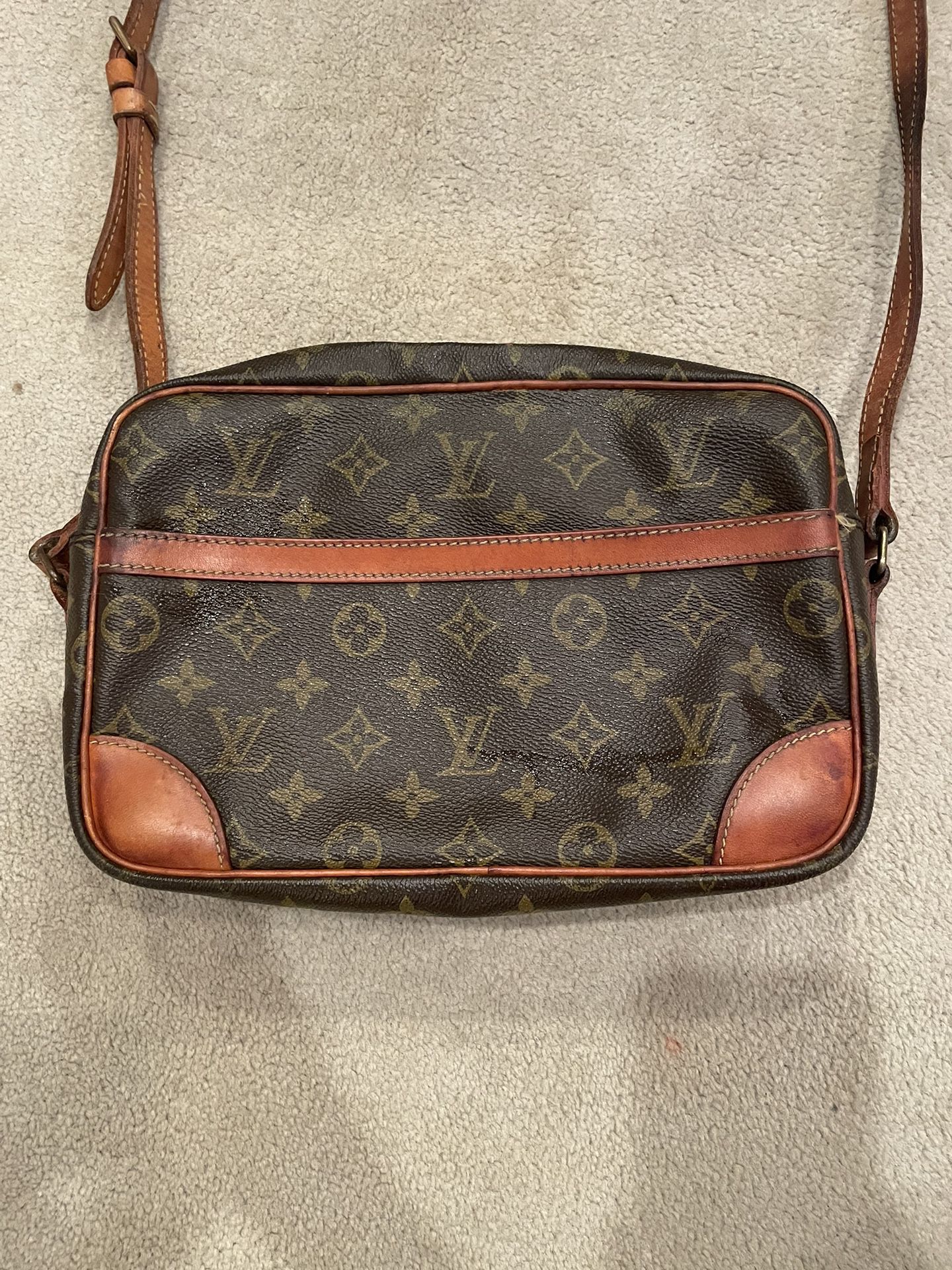 Authentic Louis Vuitton Belmont Bag for Sale in Lynbrook, NY - OfferUp