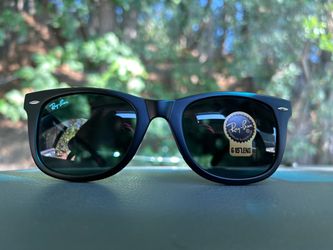 Ray-Ban Sunglasses Black Frame