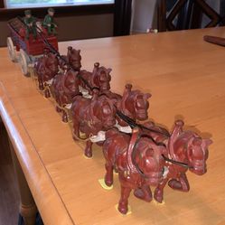 Vintage  Cast Iron Horse Drawn Beer Wagon  2 Drivers Dog 8 Clydesdales 26 Barrels