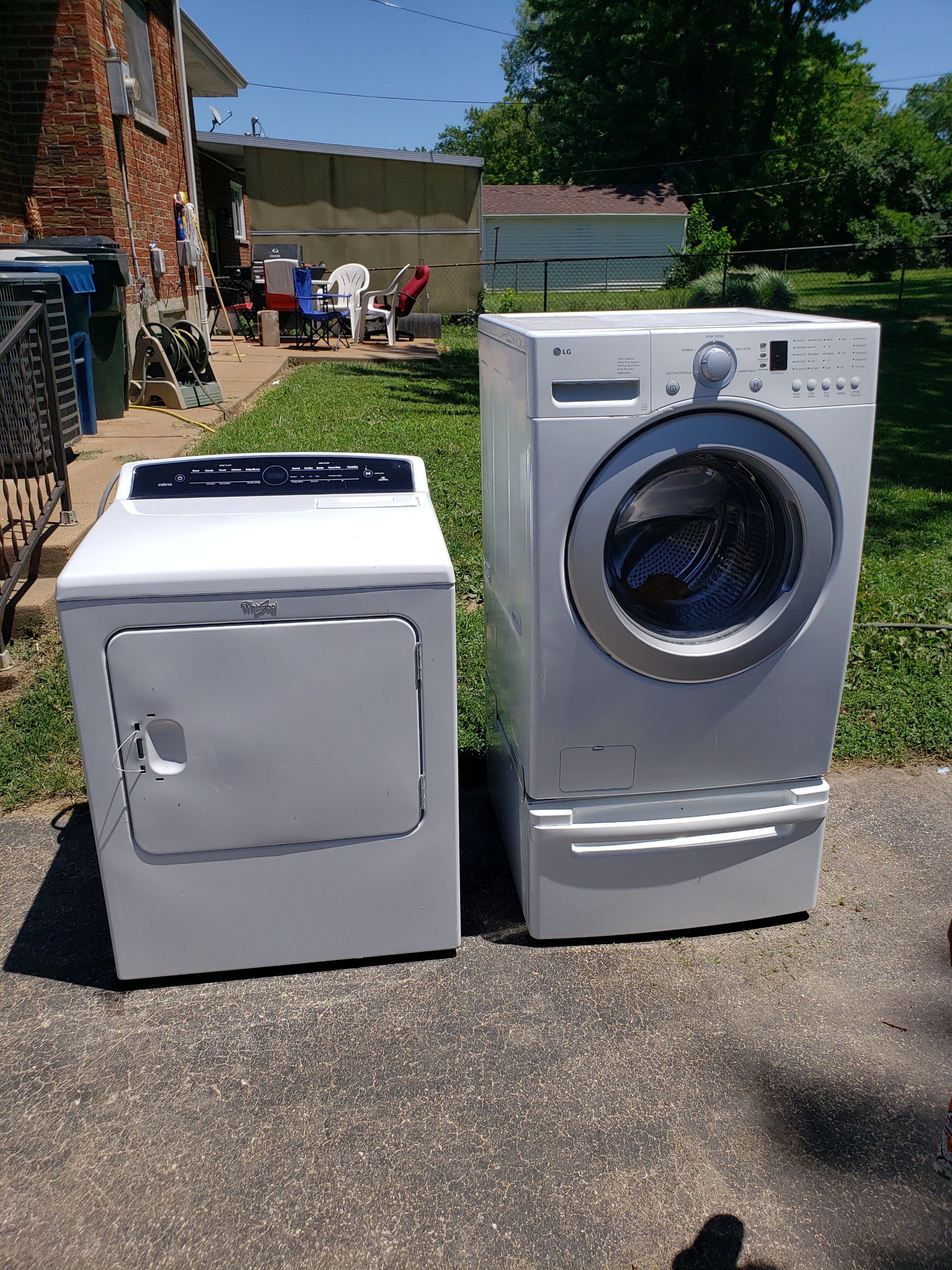 "LG" Washer and "Whirlpool" dryer combo
