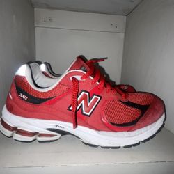 Rare 2002r New Balance 