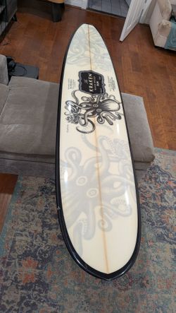 9' surfboard longboard Brand new condition