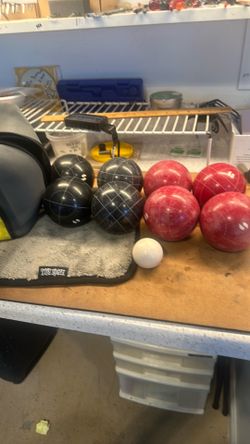 Pro Bocce ball set with case