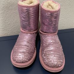 Kids Uggs Size 4Y