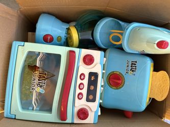 Toddle pretend play food and appliances