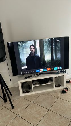 Samsung Flat Screen Smart TV