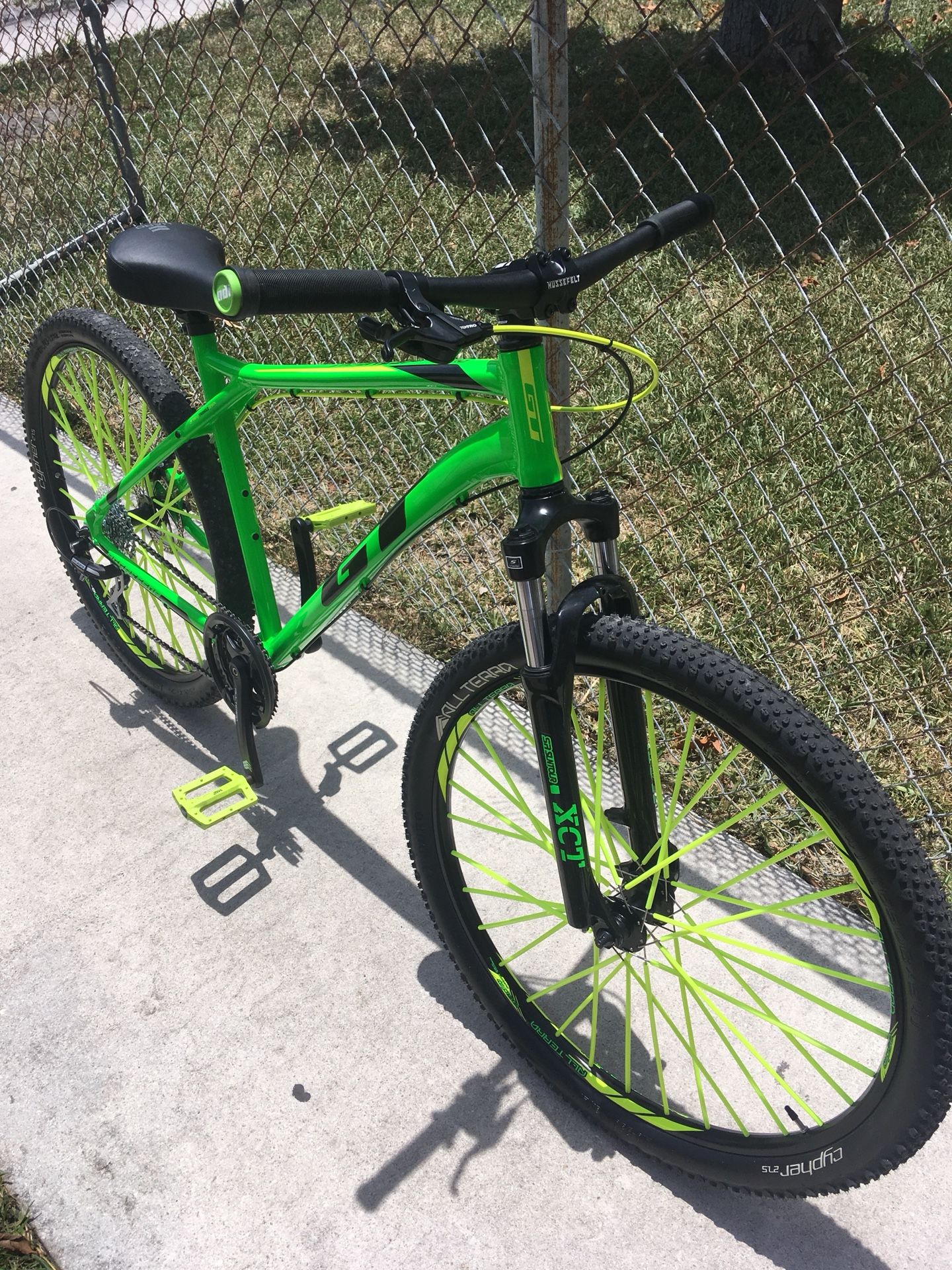 Gt aggressor pro (custom) mountain bike 27.5”