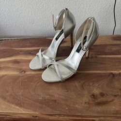 White House Black Market Silver Heels Size 6.5