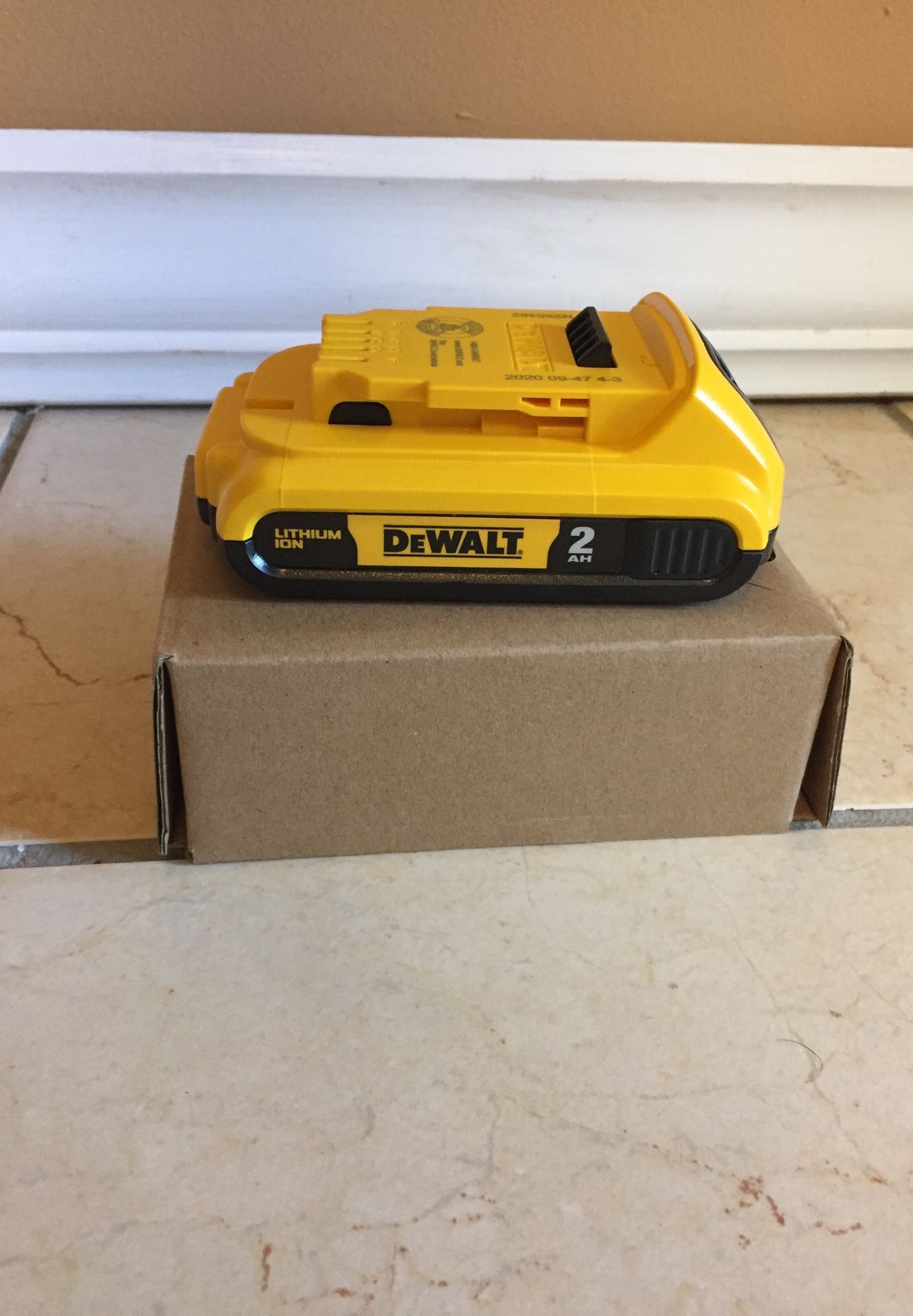 Dewalt battery 2AH