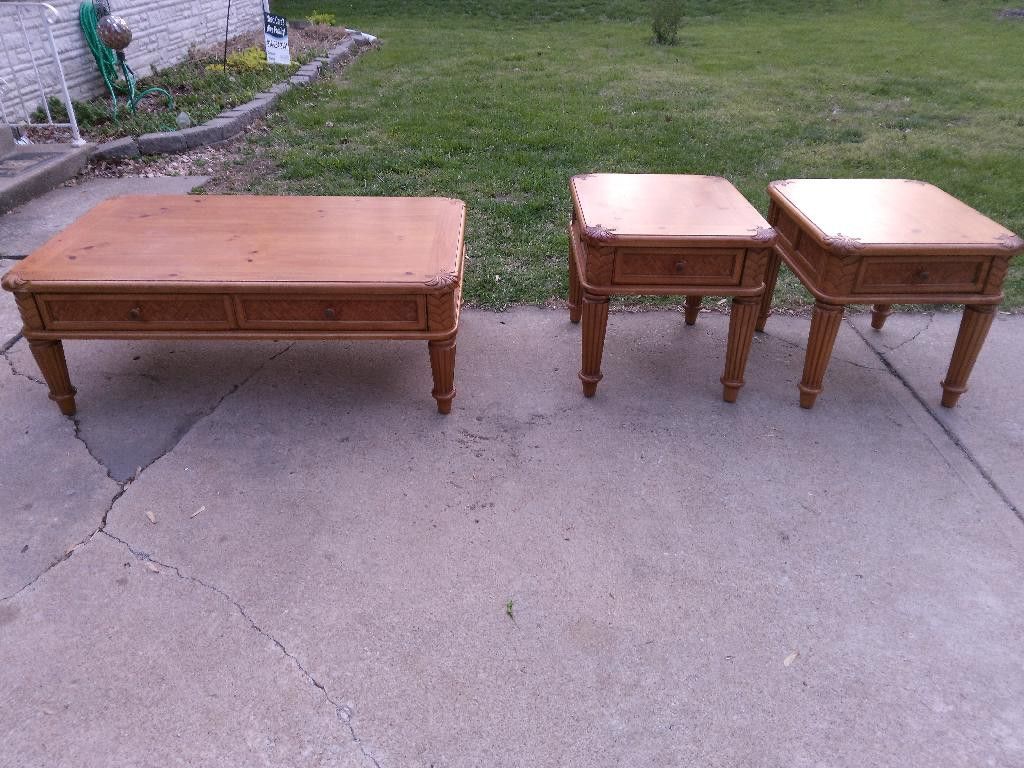 Matching Coffee & End Tables 