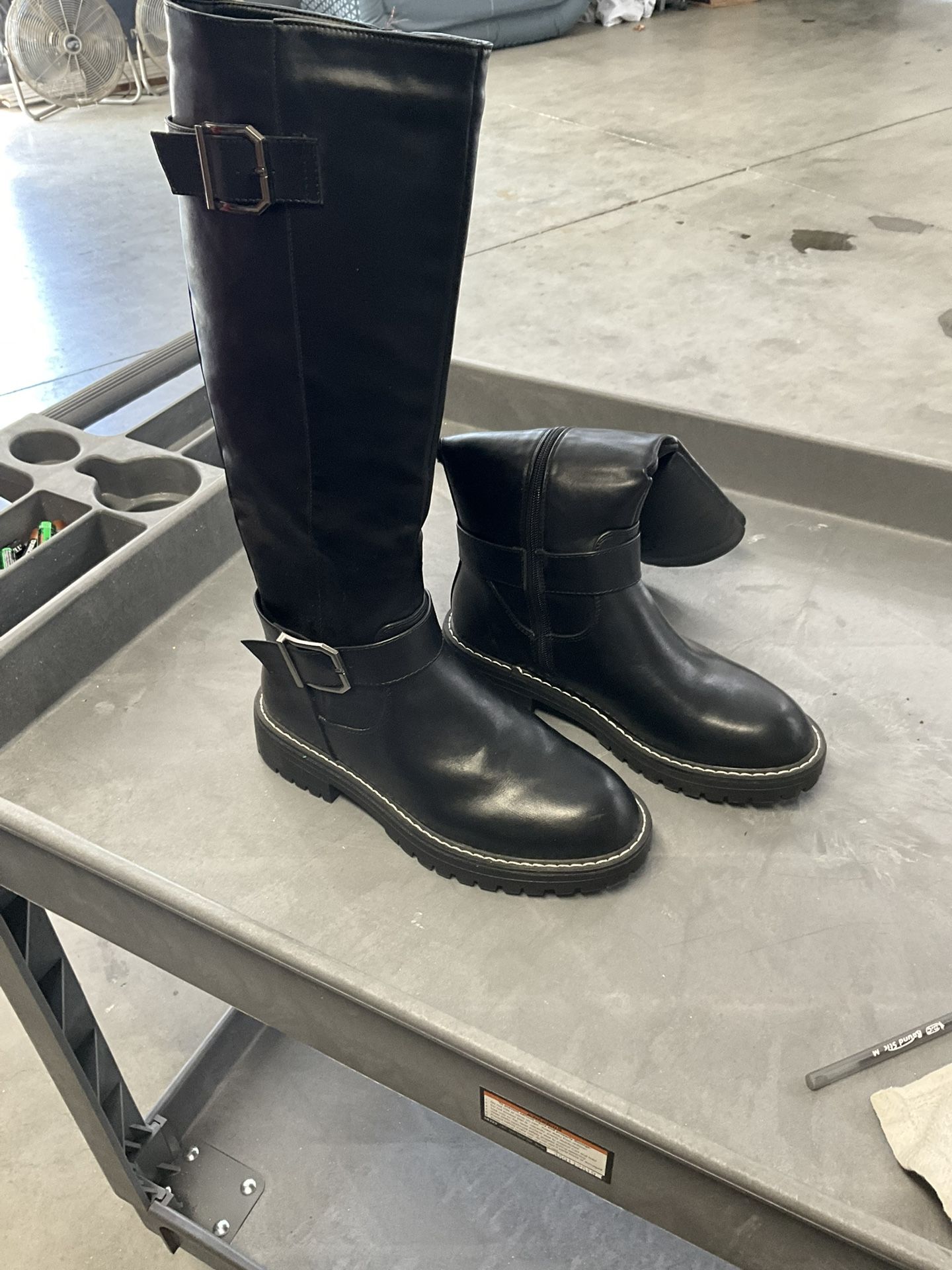 NEW WOMENS HOCKWELL MOTORCYCLE BOOT, SIZE 9