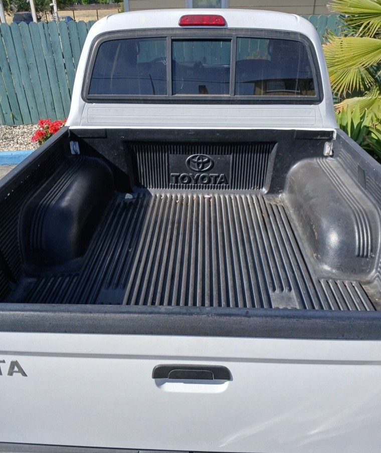 2004 Oe Toyota Bedliner