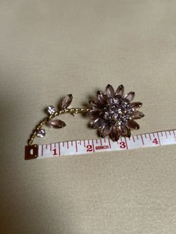 Vintage Crystal Flower Brooch Pin Rhinestone Brooches Gold Tone