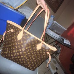 Large Louis Vuitton Purse 