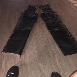 Size Large Harley-Davidson 100% Leather Chaps Made In Indonesia