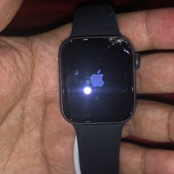 Apple Watch SE Locked To Users