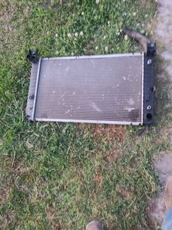 Radiator For 05 06 07 Silverado 