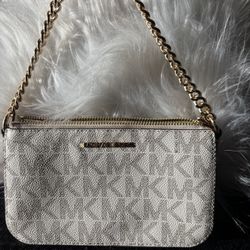 🌼 MICHAEL KORS CLUSH PURSE 🌼