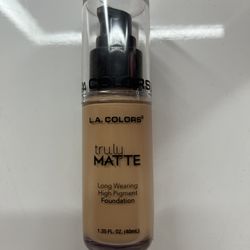 L.A. Colors Truly Matte Foundation 