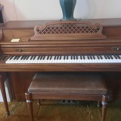 1976 Kimball Artist Console Vintage Piano | Satin Oak