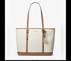 “Michael Kors Jet Set Tote – BRAND NEW – Vanilla/Acorn”