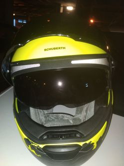 Schuberth C4 Pro Modular Motorcycle Helmet XL w/ Bluetooth Communication System Hi-Viz Yellow