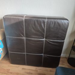 Ottoman 42x42