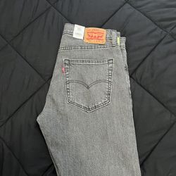 Levi’s 512 Black Wash Slim Taper