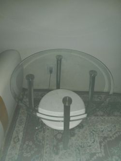 2 corner tables