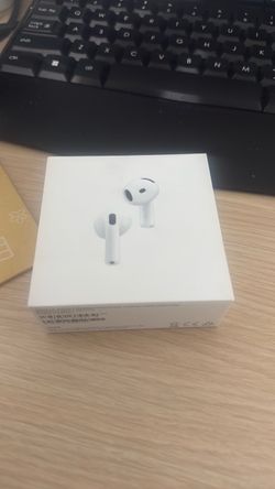 AirPods 5 with wireless charging case