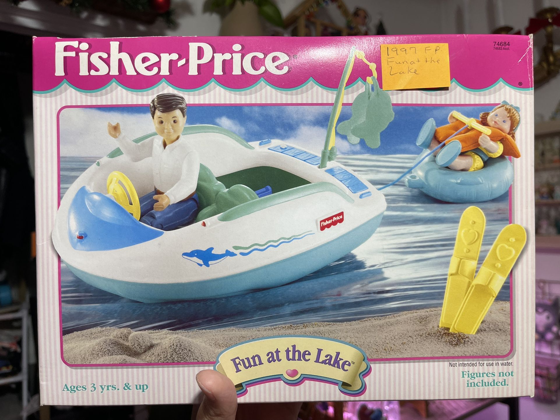 1997 Fisher- Price "Fun at the Lake" complete set (2 extra figures included)