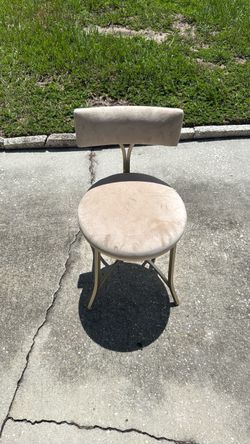 Vanity chair