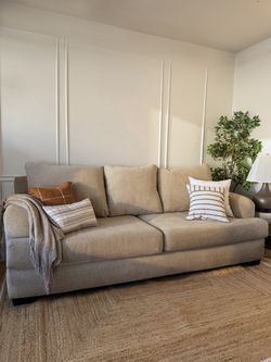 Corinthian 96ā sofa, tan beige textured fabric ā š FREE Local Delivery