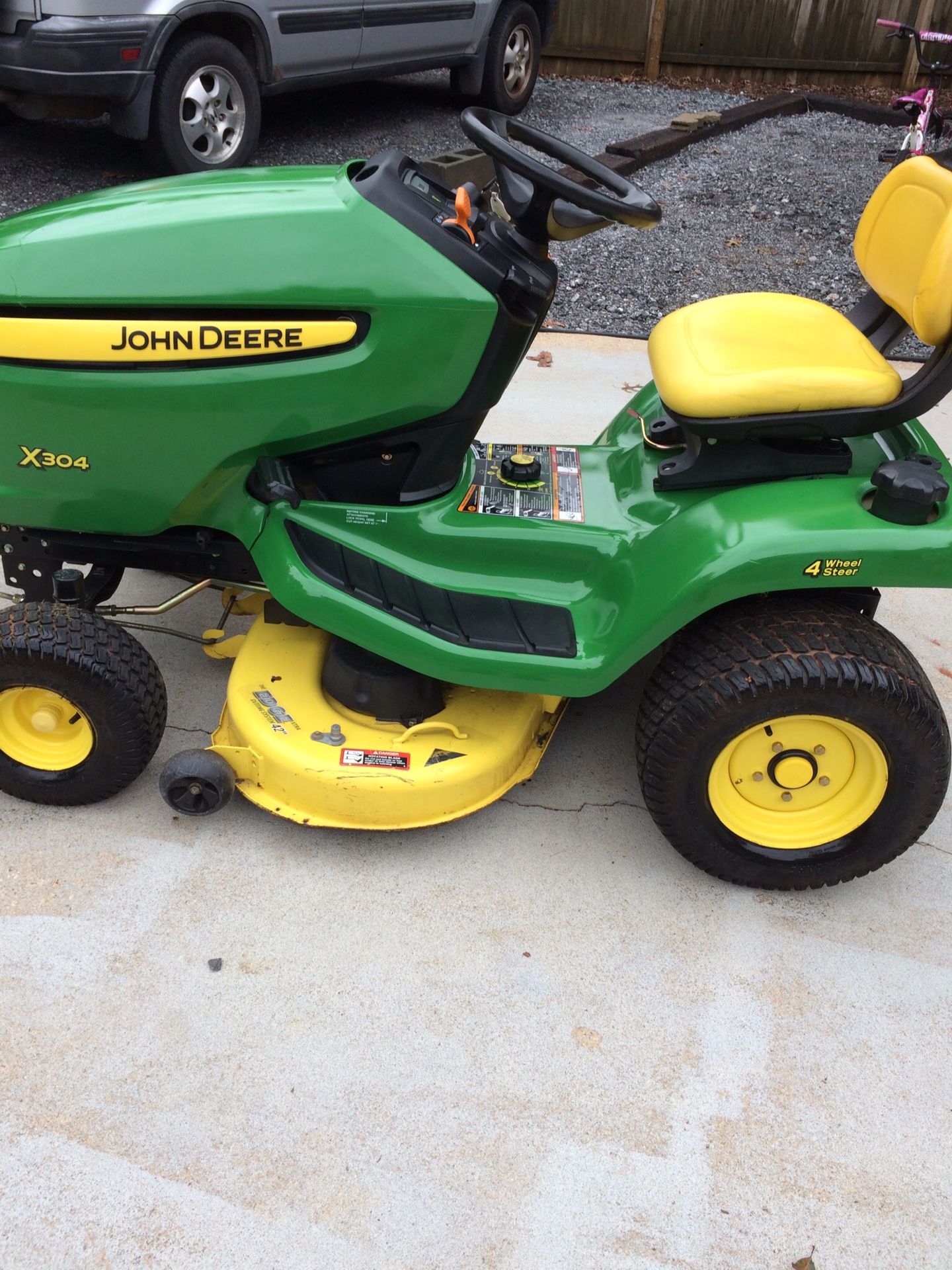 John Deere X304 Mower for Sale in Hickory, NC OfferUp