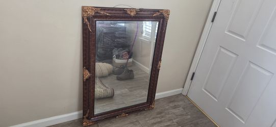 Beautiful 3x2ft Decorative Wall Mirror - Gold & Wood Frame