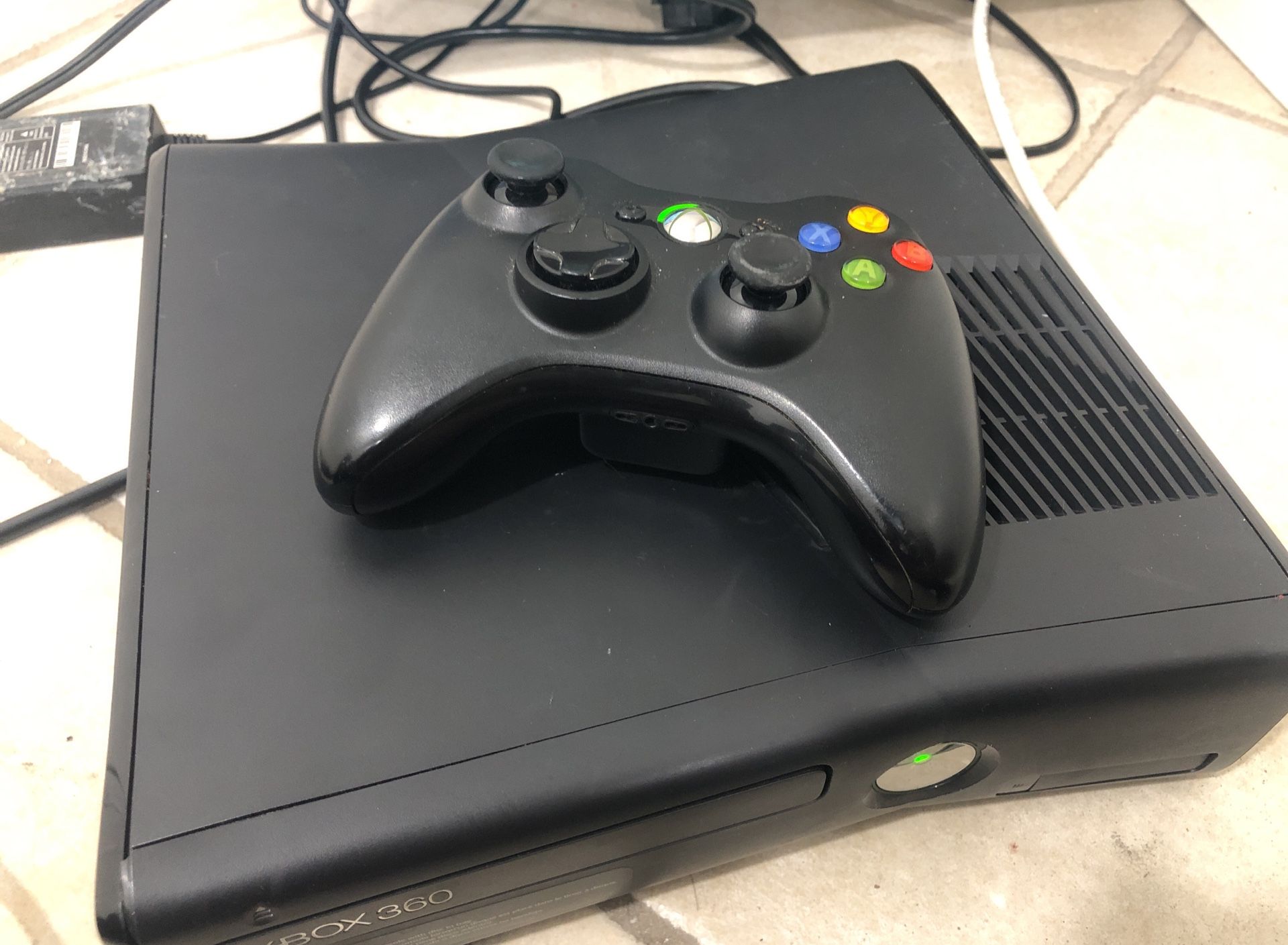 xbox 360 + fifa game 