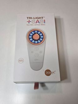 SKIN INC SUPPLEMENT BAR Tri-Light +SABI AI LED Light Therapy