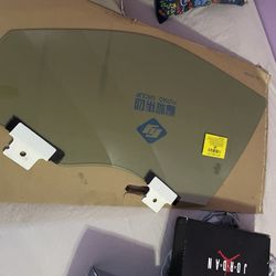 2011-2020 Chrysler 300 Driver Side Window