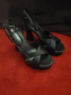 Black Steve Madden Platform Sandals 