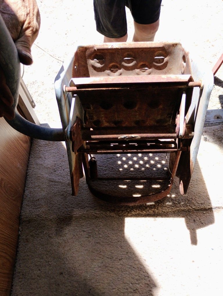 Antique Mop Ringer