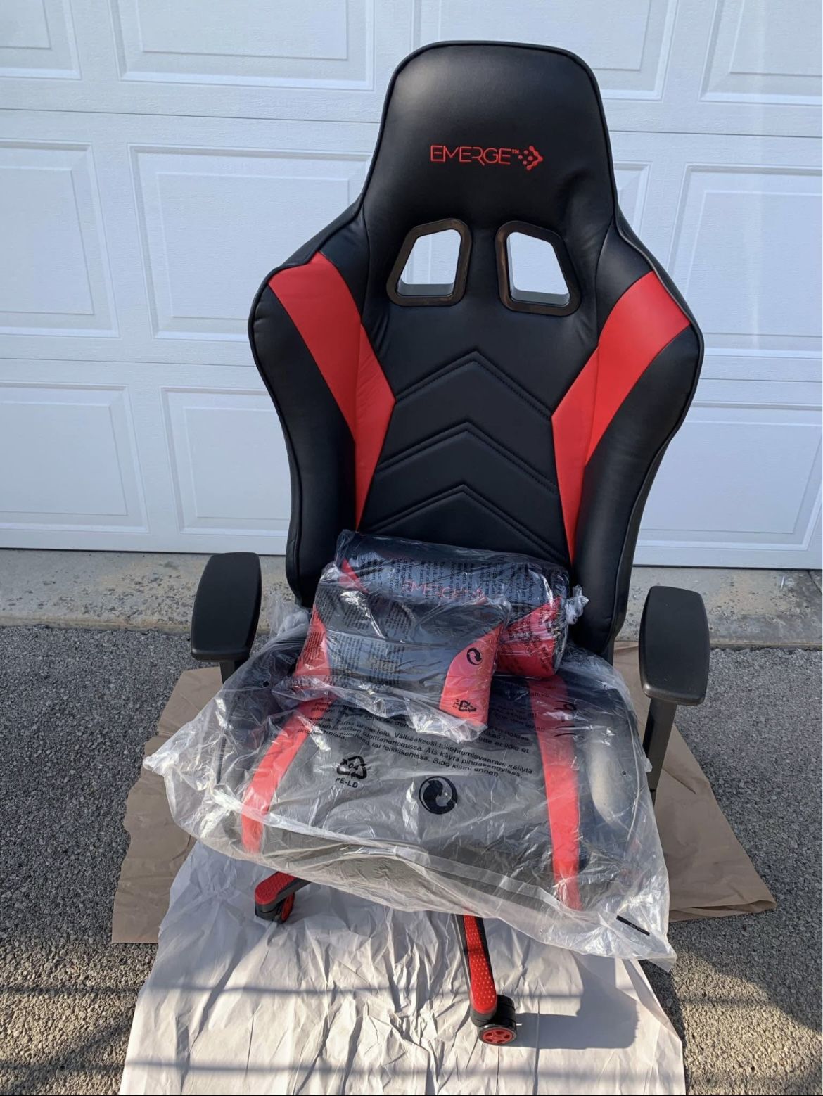 Emerge Gaming Chair (Brand New)