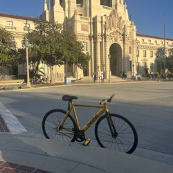 Throne fixie/ wanting to trade