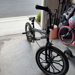 2 Pcs Kids Bike 
